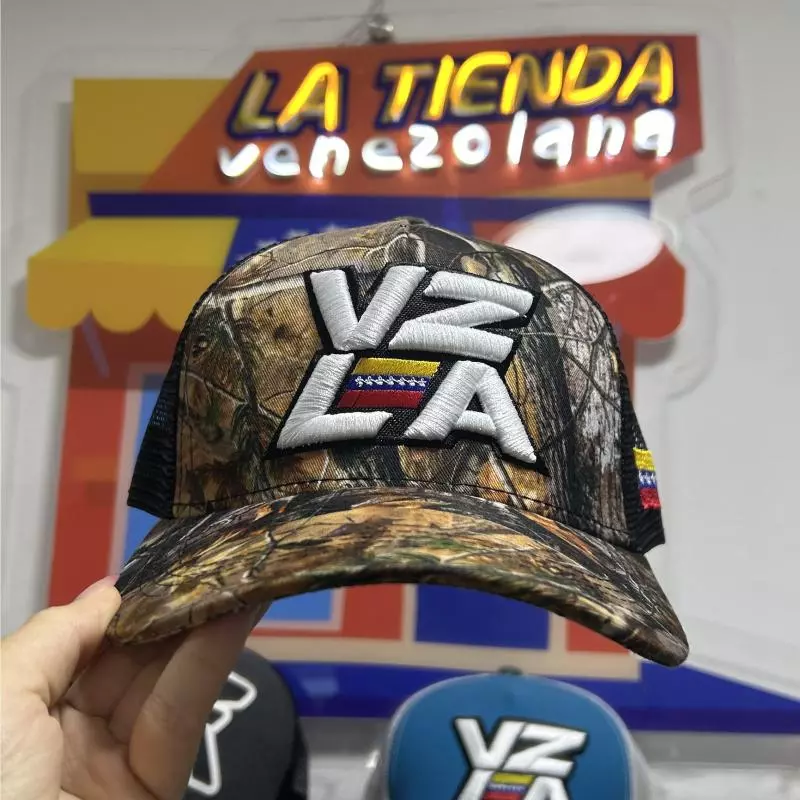 Gorra camuflada malla negra