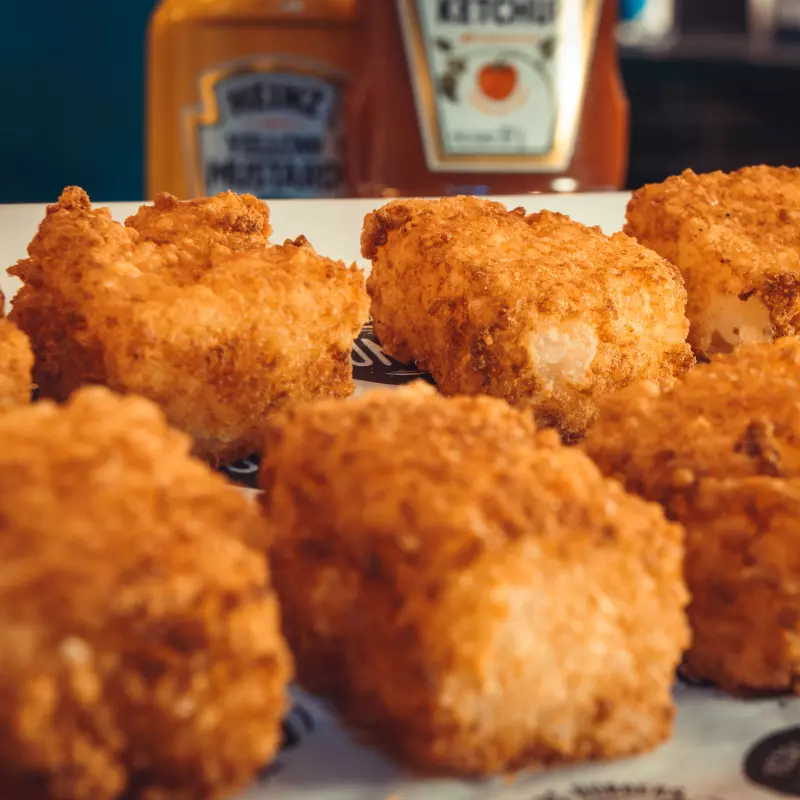 Dadinho de Tapioca com Geléia de Pimenta