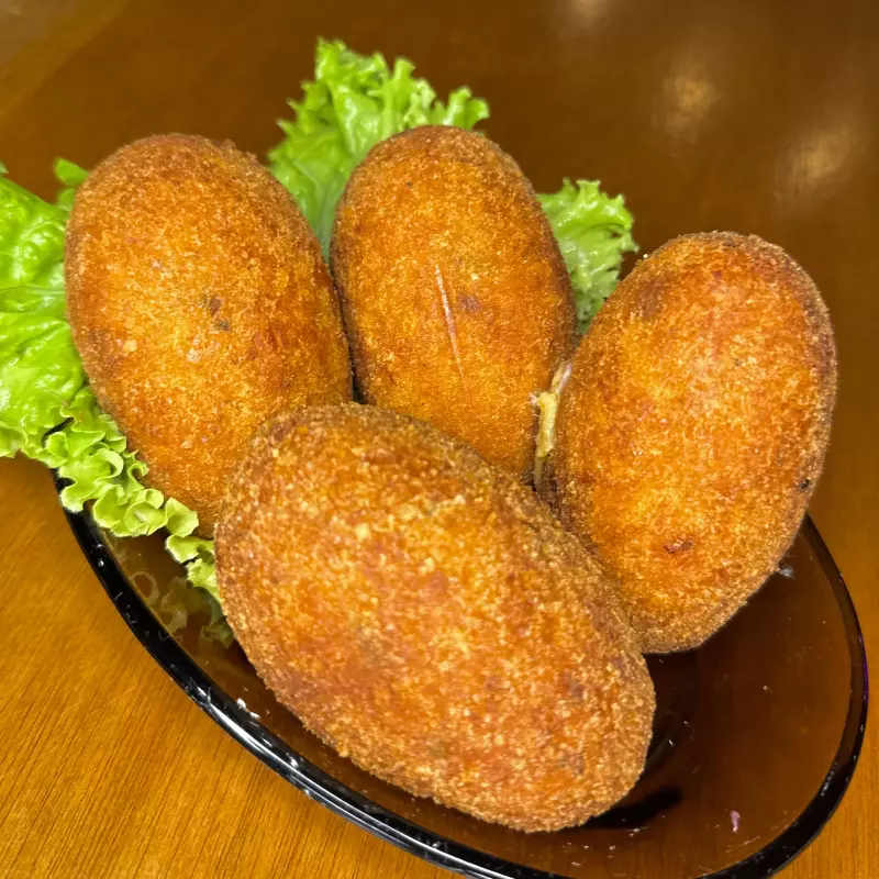 Croquete frango recheado com queijo