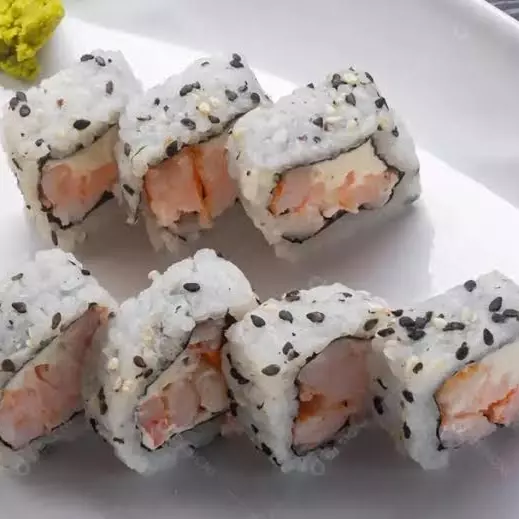 URAMAKI DE CAMARAO 15 UNIDADES