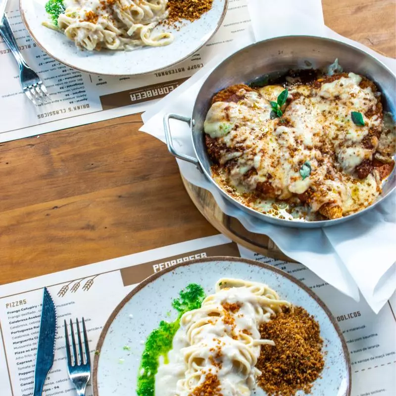 Linguini E Parmegiana De Frango