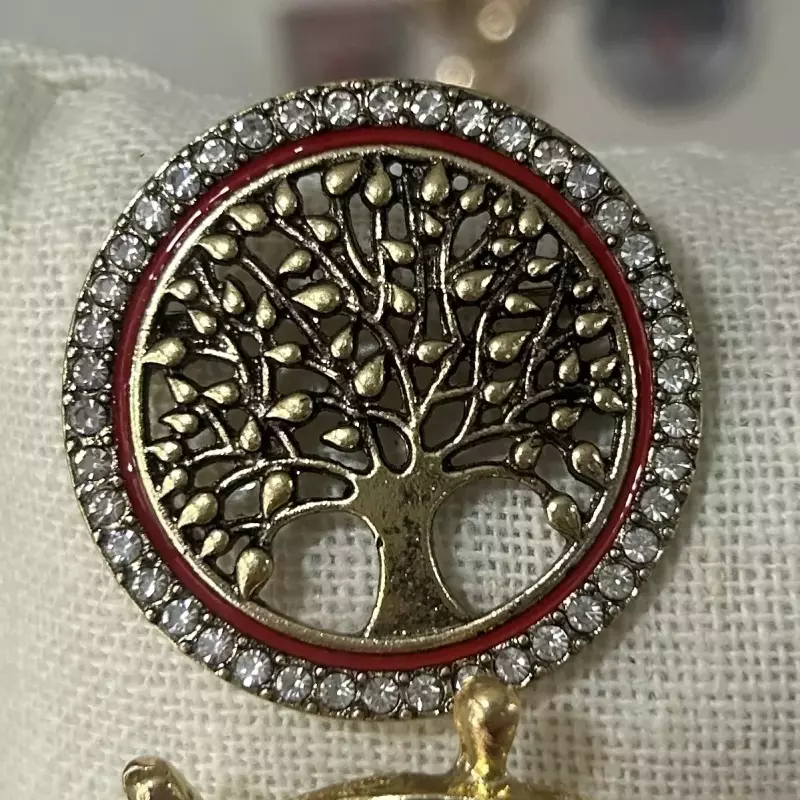 Prendedor árbol de la vida rojo