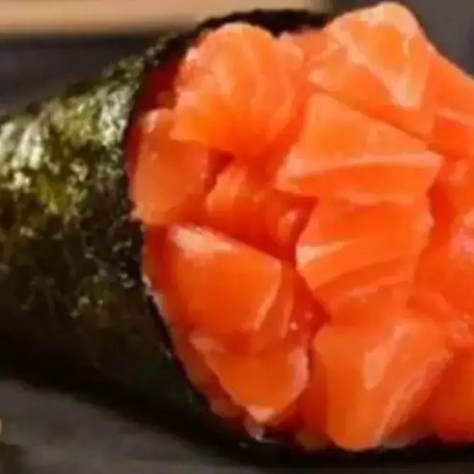 Temaki de salmão
