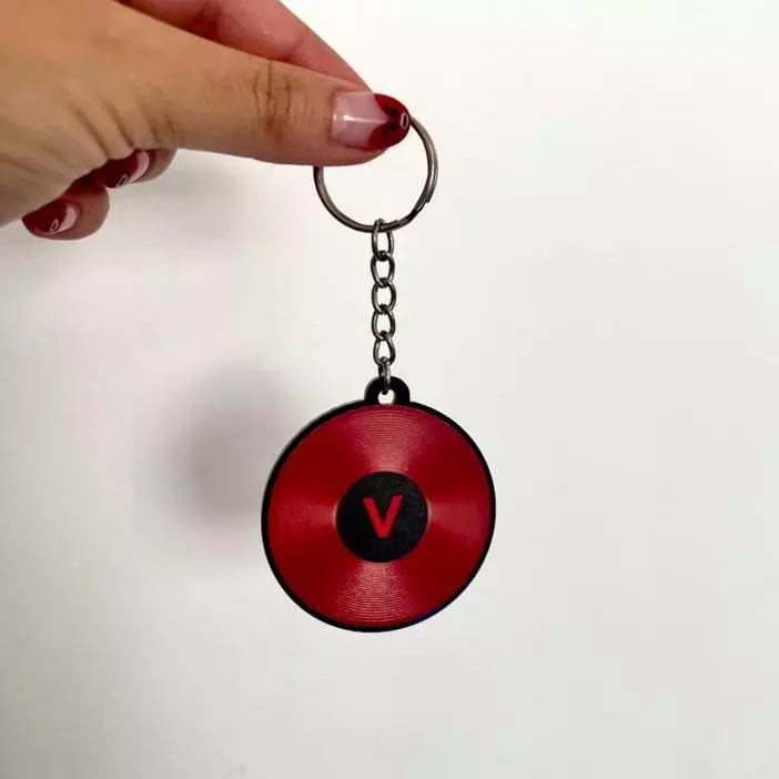 V Vinyl Llavero
