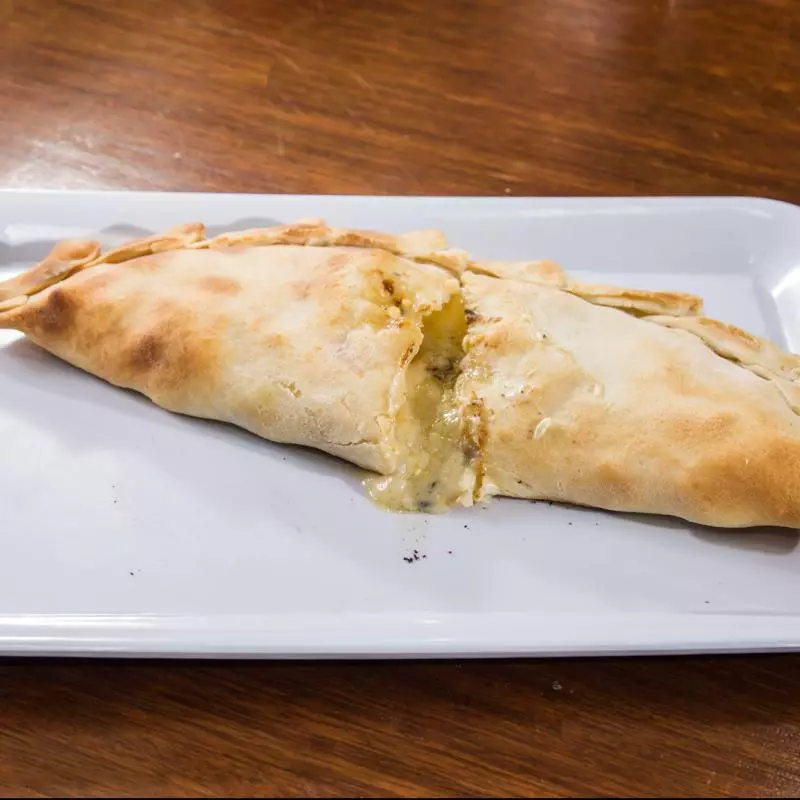 Calzone 4 quesos
