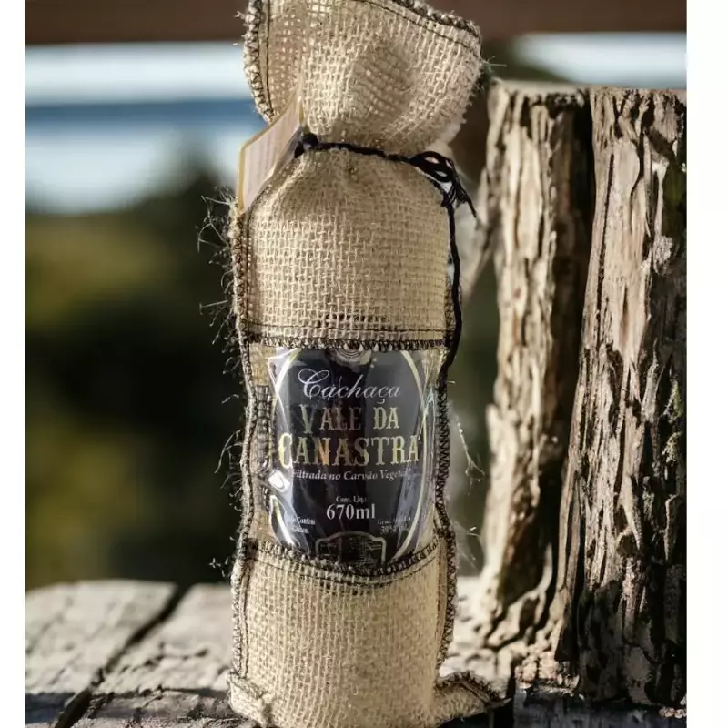 Cachaça com capa (Vale da Canastra)
