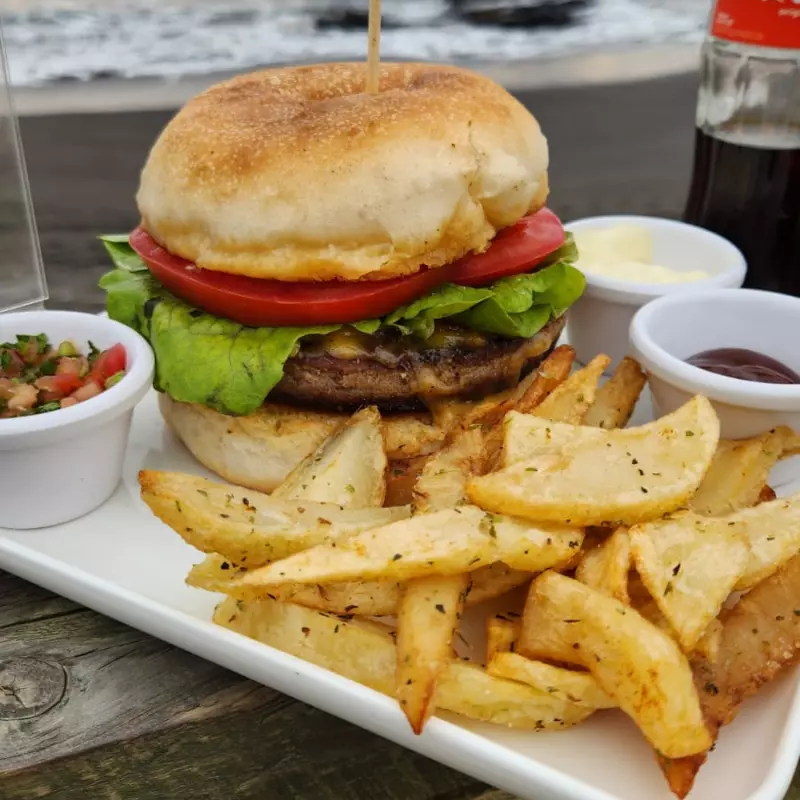 BURGER + PAPA Y BEBIDA