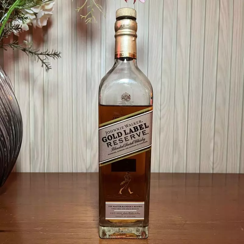 J.W. Etq Dorada