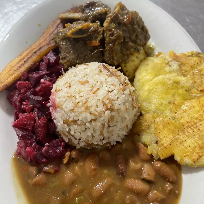 Costilla guisada de Res