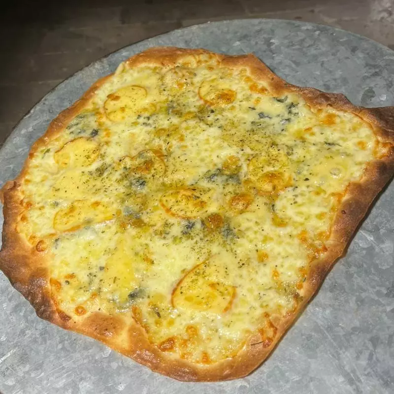 Pizza 4 queijos 30cm