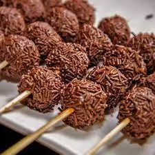 Espetinho   beijinho