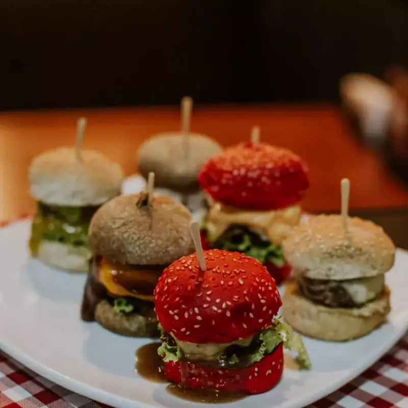 13. Six Band Burger´s