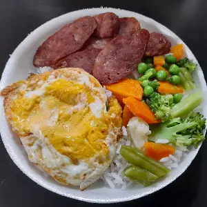 Linguiça com ovo frito G