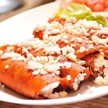 (ElJ) Enchiladas rojas de guajillo