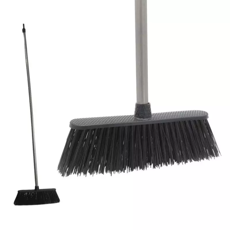 Escoba de Cerdas Duras con Palo