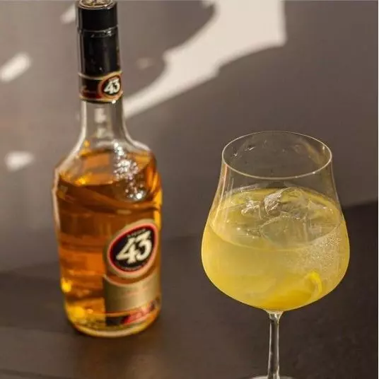 Taça Licor 43 - Água com Gás