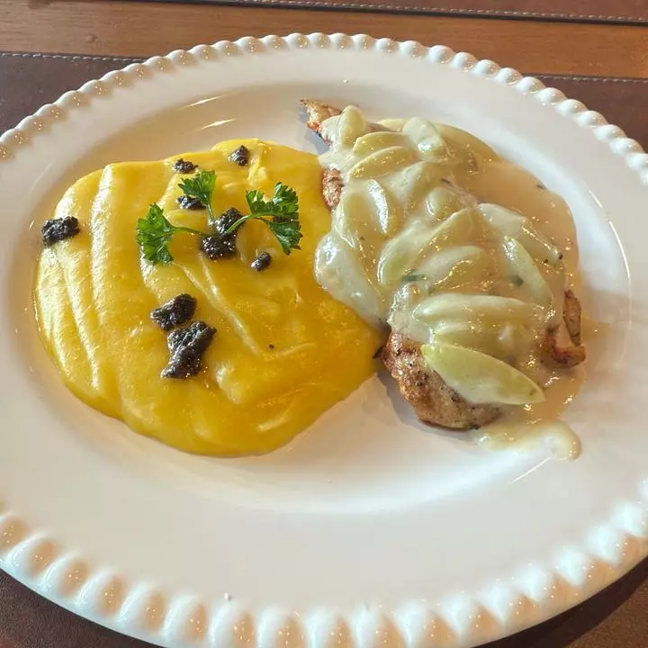 Frango orgânico ao champagne e mel