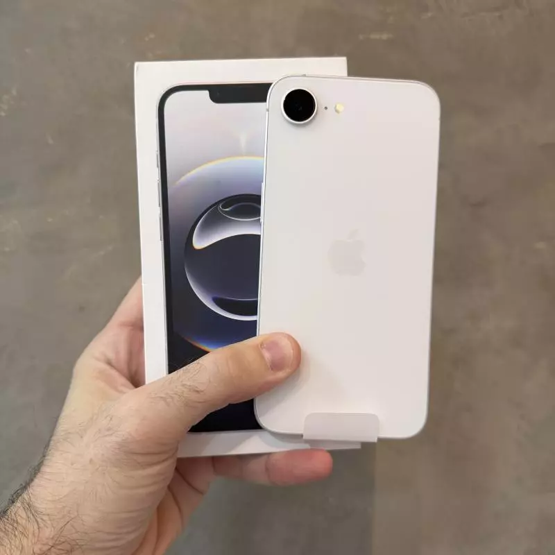 iPhone 16E 128GB Ativado sem uso