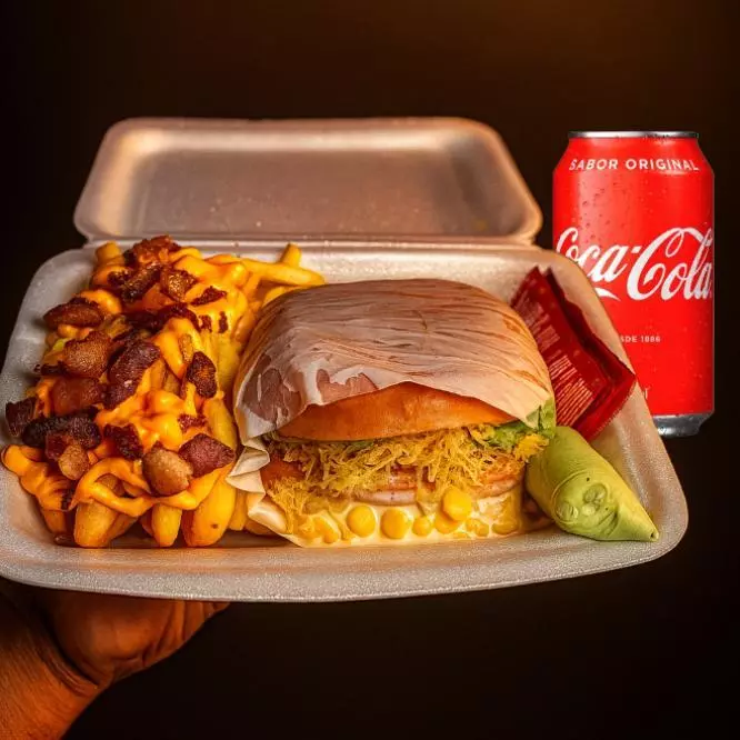 Combo solteiro + coca cola 200ml