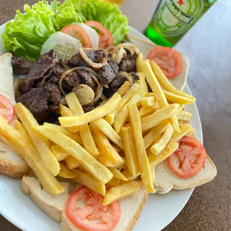 CARNE DE SOL COM FRITAS