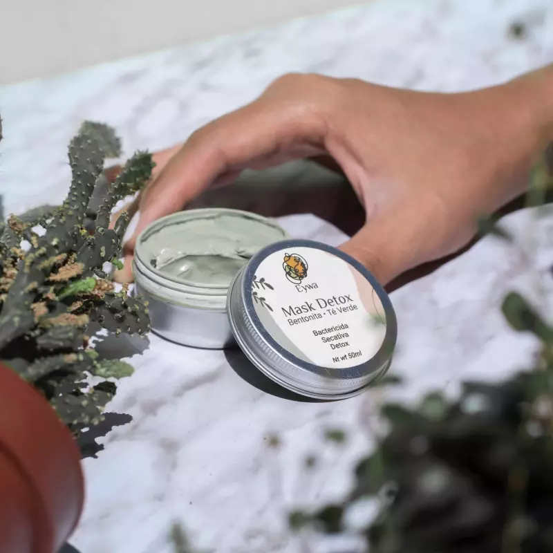Mask Detox