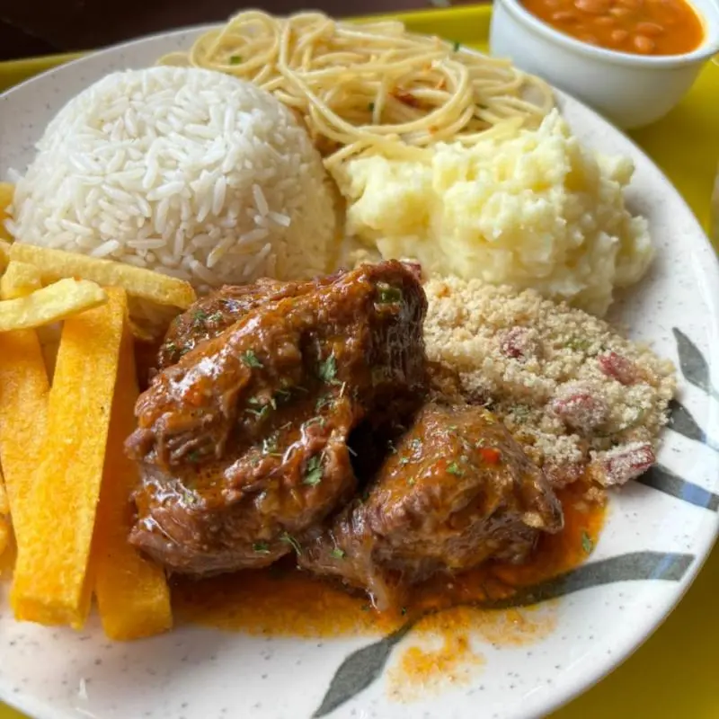 P .do dia: Carne bovina ao molho