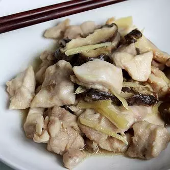 Pollo con Hongo chino y Verduras