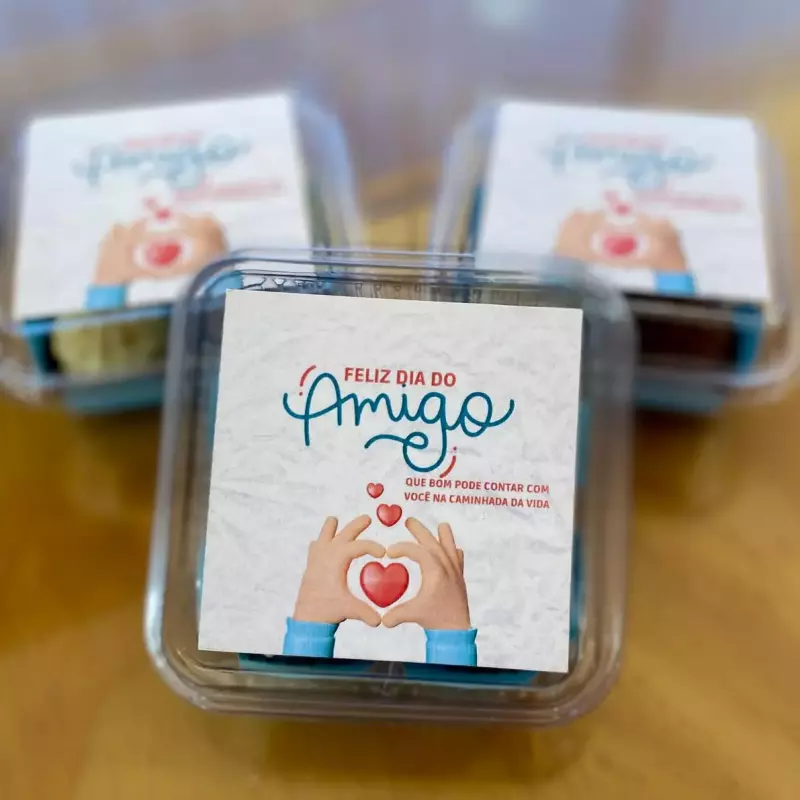 Caixa Acetato Azul c/ 4 brigadeiros