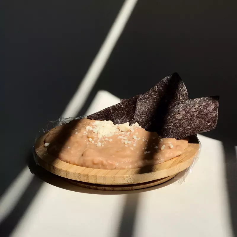 FRIJOLES  REFRITOS Y TOTOPOS AZUL