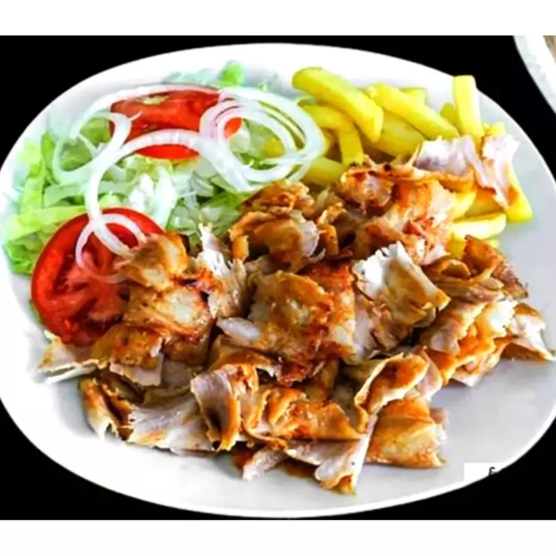 Ensalada, patatas y carne