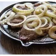 BISTEC ENCEBOLLADO