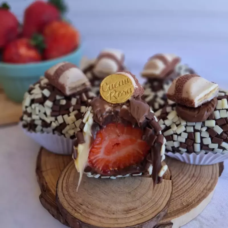 Coxinha de Morango com  Kinder