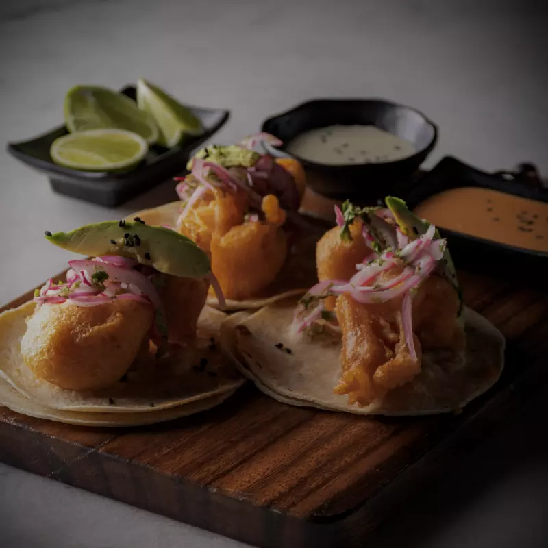 Taco de pescado acevichado