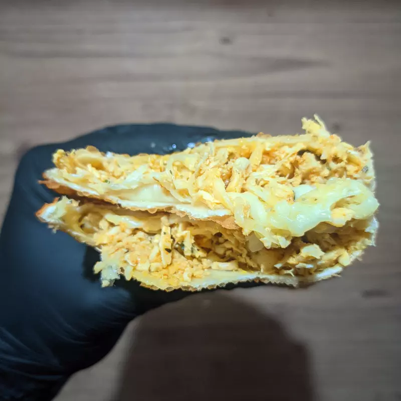 Pastel de Frango com Mussarela