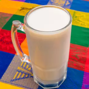 Agua de Limón Sevillano con fresa