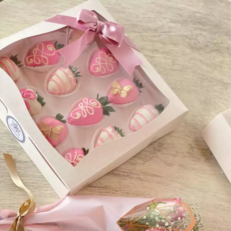 Caja con ventana de 12 Fresas