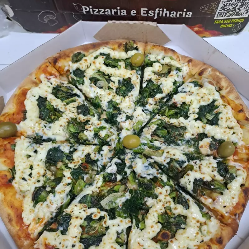PIZZA ESCAROLA COM CATUPIRY