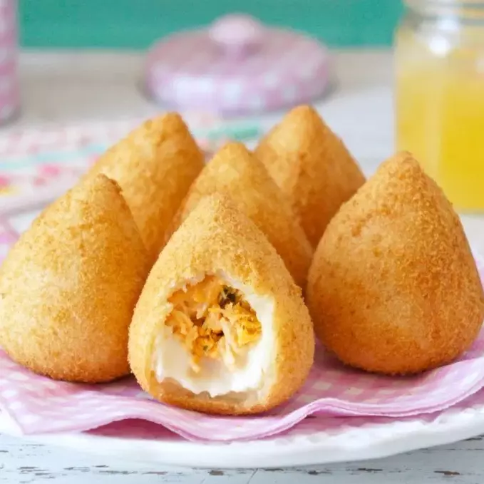 COXINHA コシーニャ(鶏のモモ肉)