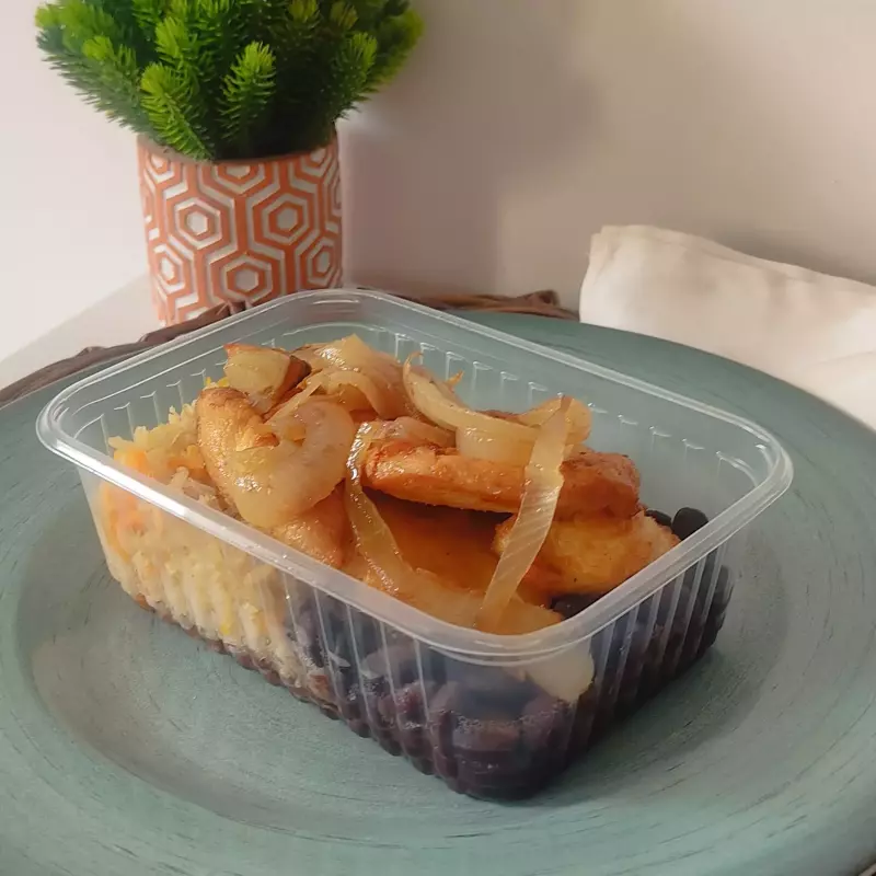 Frango grelhado acebolado