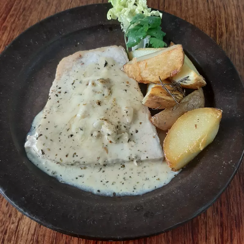 Abacora  Al Gratín con papas doradas