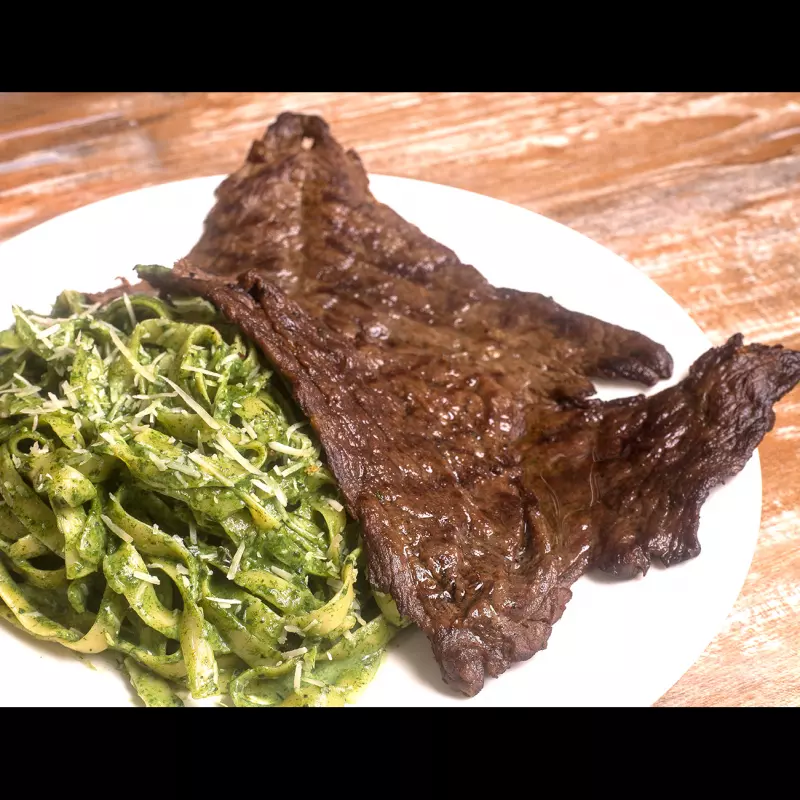Bistec Parrilla c/ Fetucc pesto