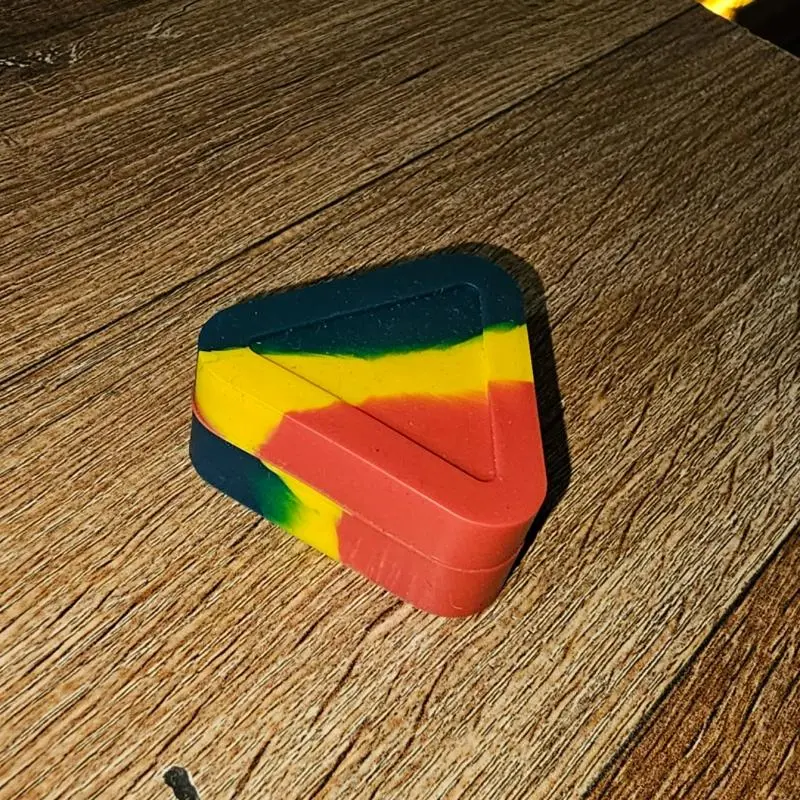 Slick Triângulo Preto/Amarelo/Vermel