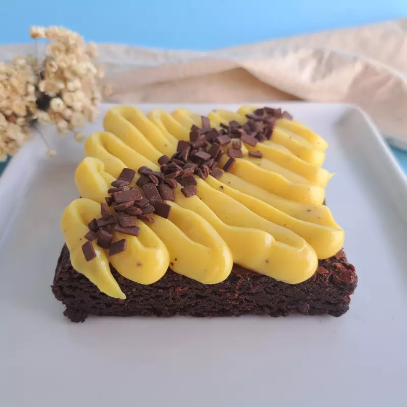 Brownie com Brigadeiro de Maracuja
