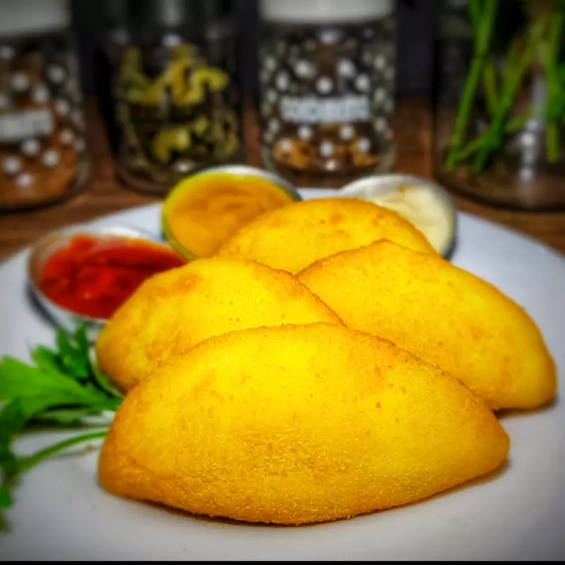 RISOLE DE PRESUNTO E QUEIJO
