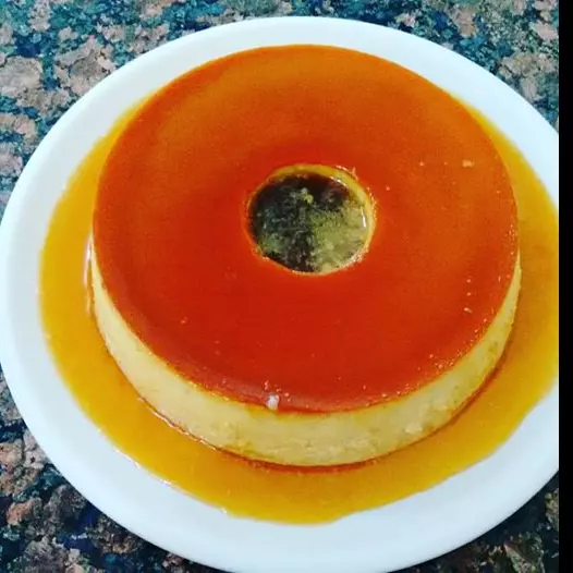 Pudim de leite condensado inteiro
