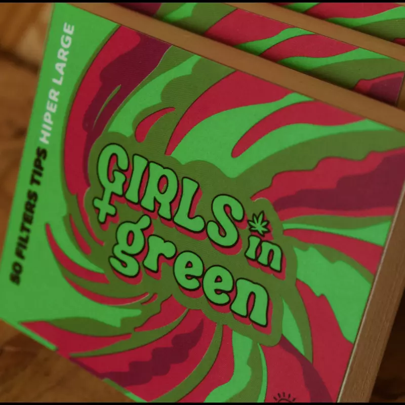 Girls in Green Hiper Large