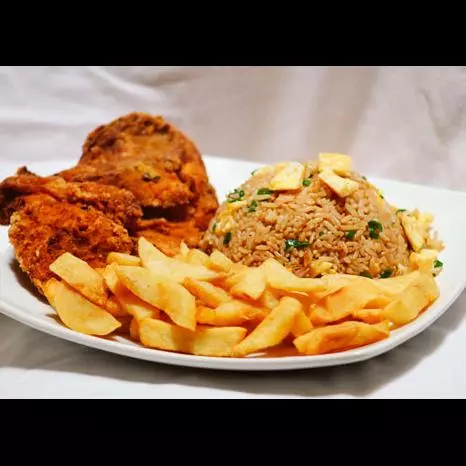 Alita con papas fritas c/ chaufa.