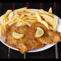 Milanesa de carne o pollo simple con fritas