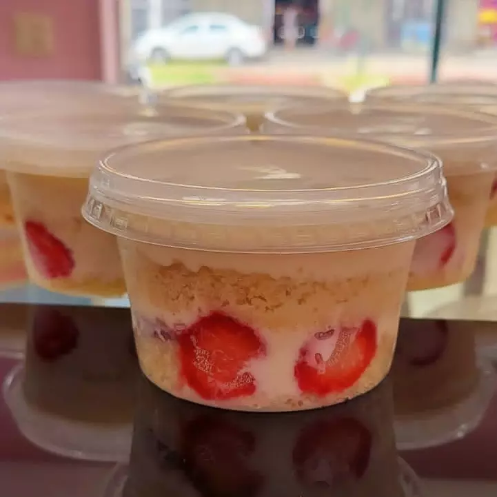 Bolo No Pote Ninho c Morango