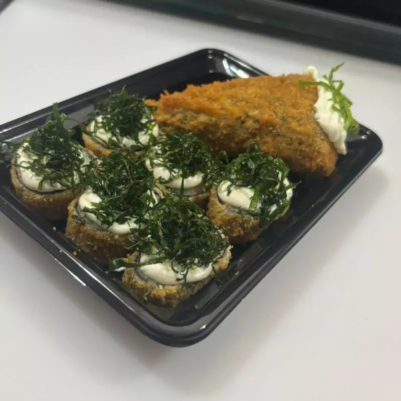 1mini temaki+6 hotholl+1 coca 200ml